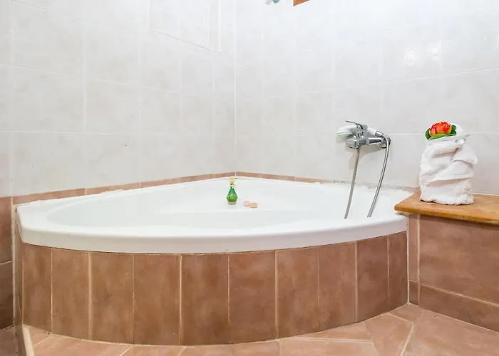 Cozy Family Steps From The Afantou