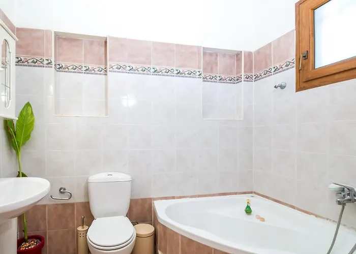 Cozy Family Steps From The * أفانتو