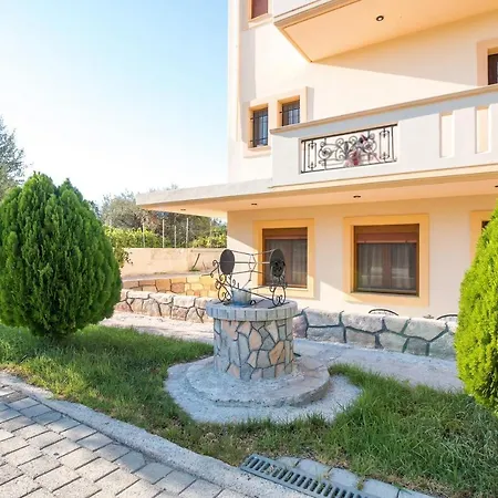 Cozy Family Steps From The *