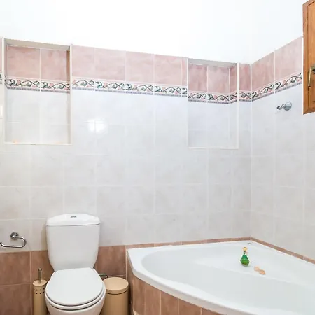 Cozy Family Steps From The * アファンドウ